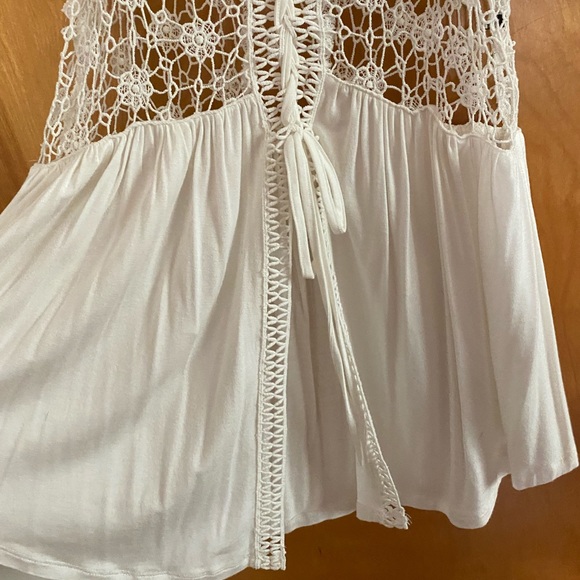 Boho Lace Back Tank - Picture 2 of 3